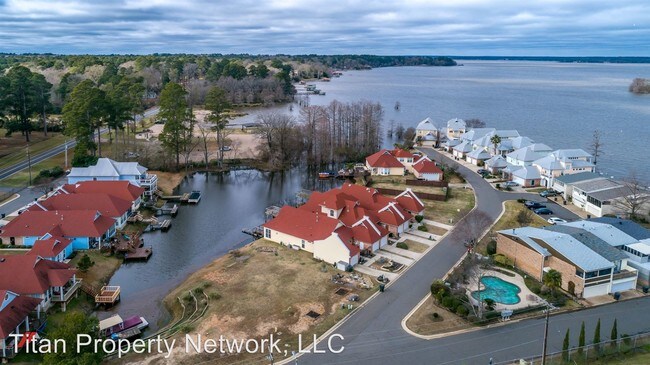 Foto del edificio - 3 br, 3 bath House - 5860 S Lakeshore Dr #13