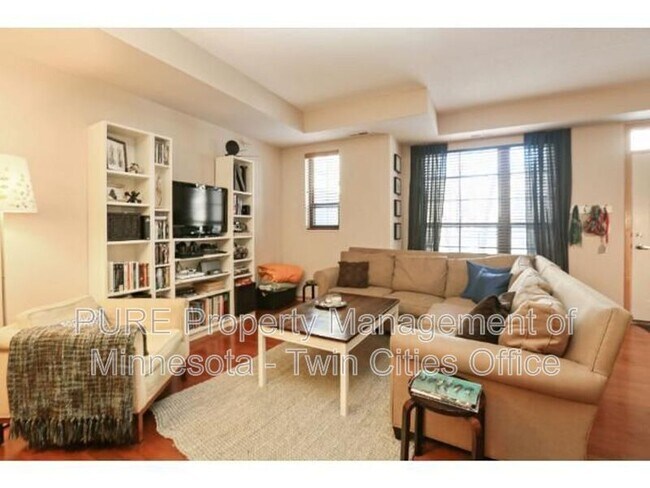 Foto del edificio - 2565 Franklin Ave