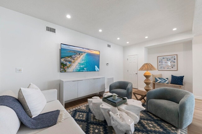 Foto del edificio - 169 Pompano St