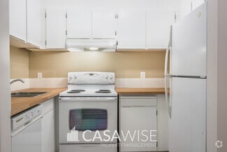 Building Photo - 10148-118 118 St NW