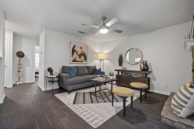 Foto del edificio - Cozy Denton, TX Apartment Homes