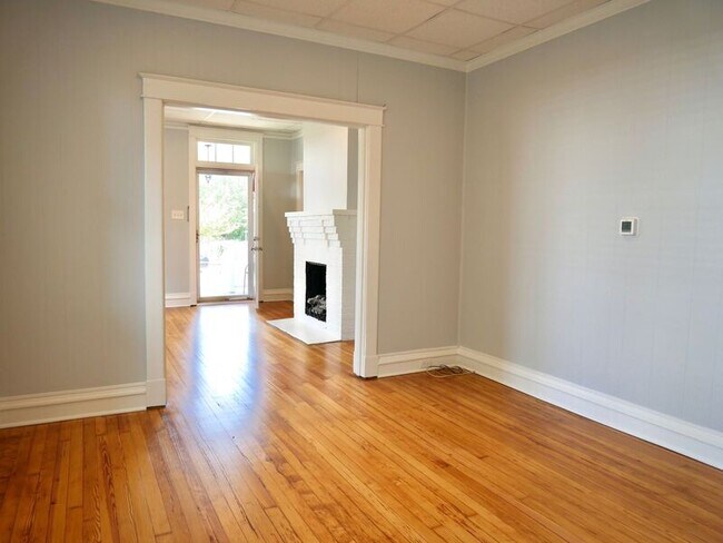 Building Photo - 3060 Stockton St