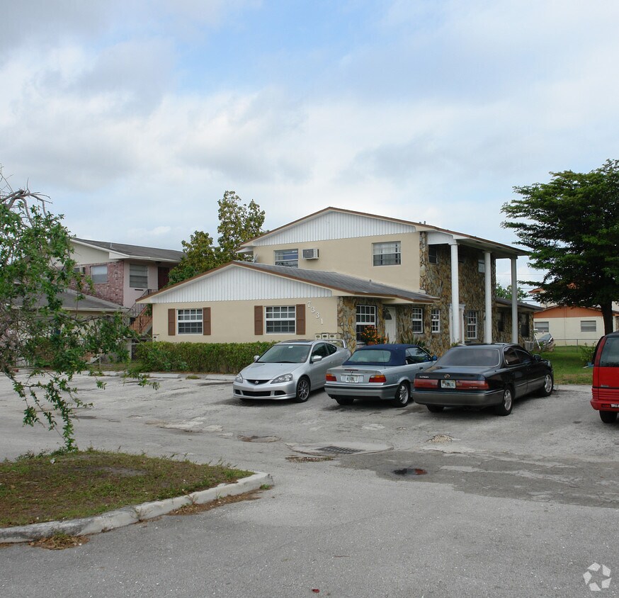 Primary Photo - 7331 NW 35th St