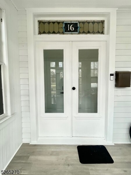 Building Photo - 16 Llewellyn Ave