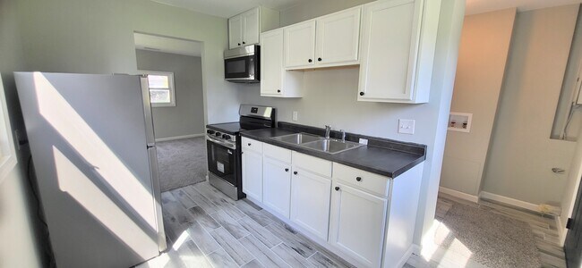 Foto del edificio - 4121 Monroe St