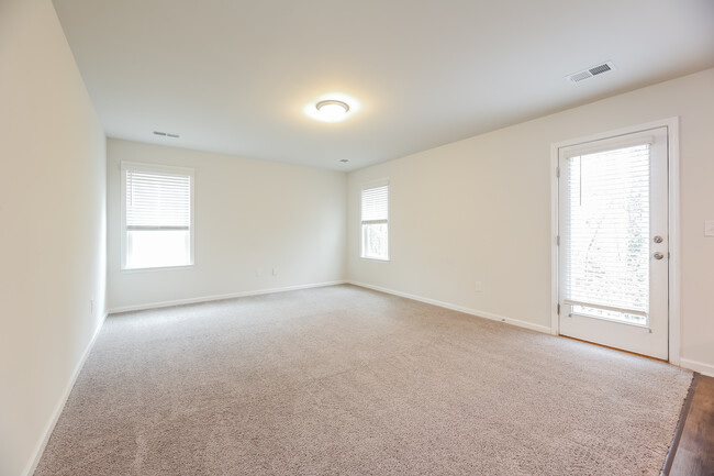 Building Photo - 660 Millsgate Cir
