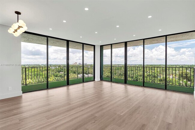 Foto del edificio - 780 NE 69th St