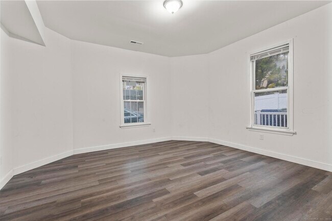 Foto del edificio - 22 Brewster St