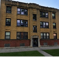 Building Photo - 2719 W Wellington Ave