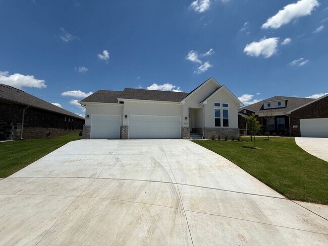 Foto del edificio - Brand new construction for rent in Frazier Meadows