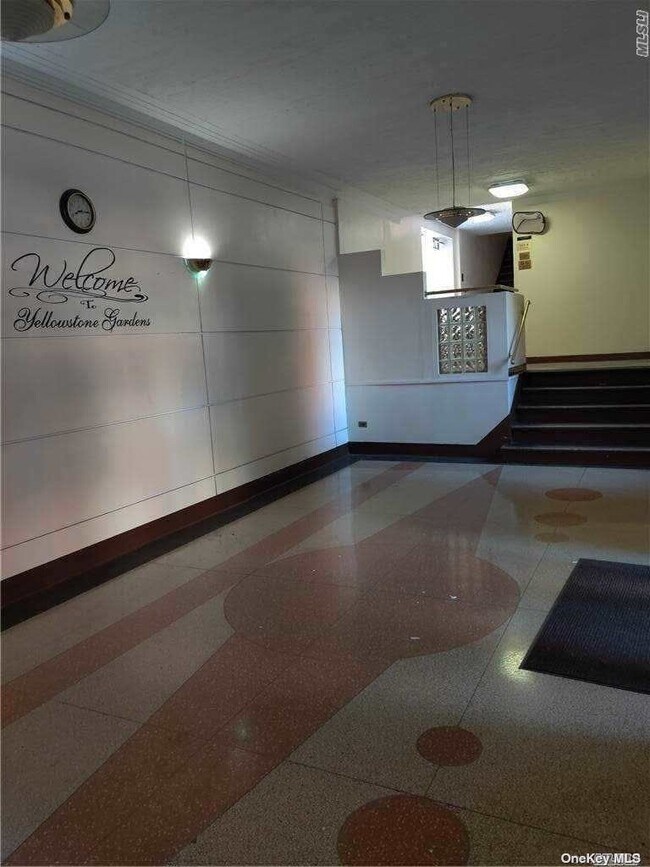 Foto del edificio - 102-36 64th Ave