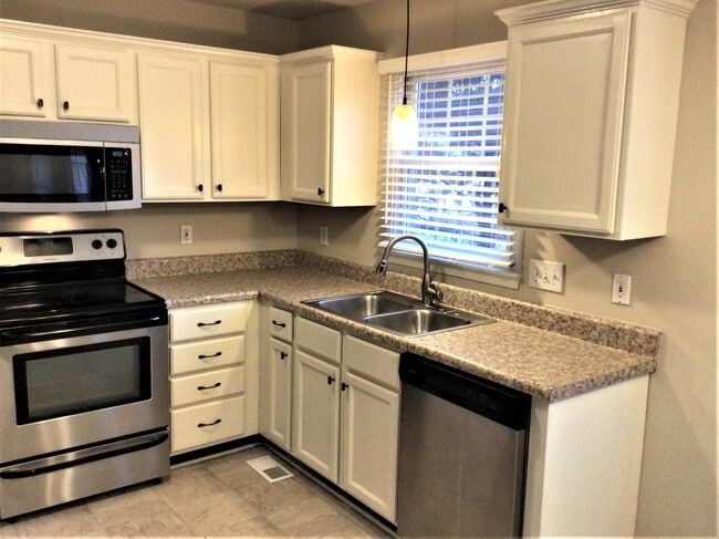 Building Photo - 6323 Stonewick Dr