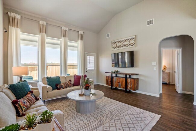 Building Photo - 23631 Rainbow Eucalyptus Dr