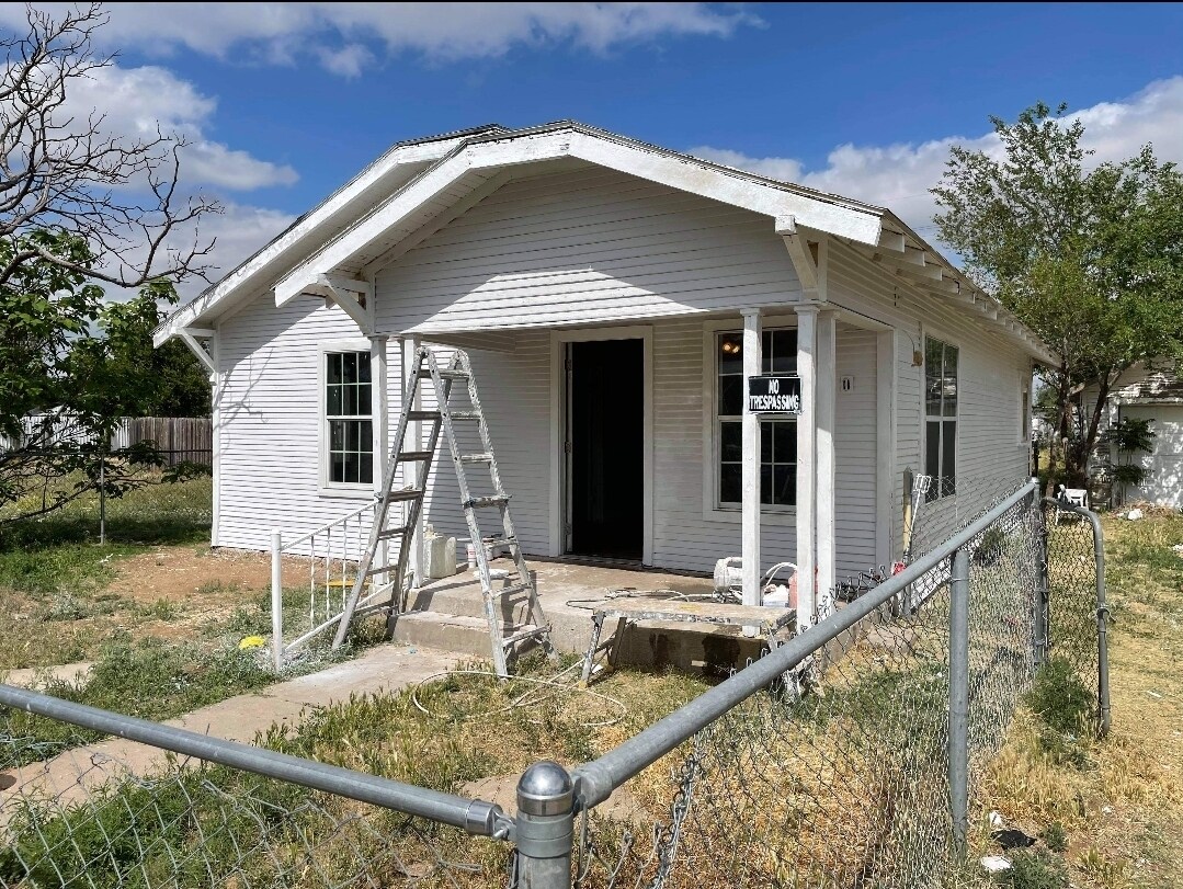 Primary Photo - 108 N Florida St