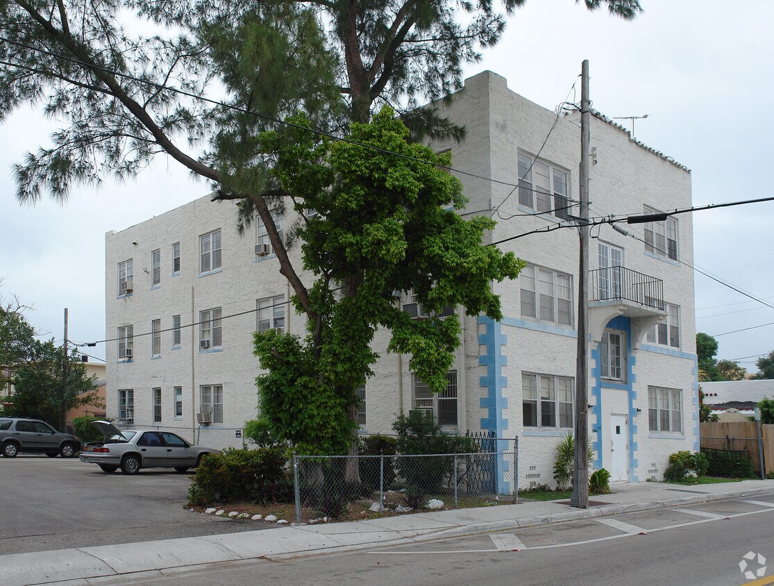 Building Photo - Little Havanna Apts.