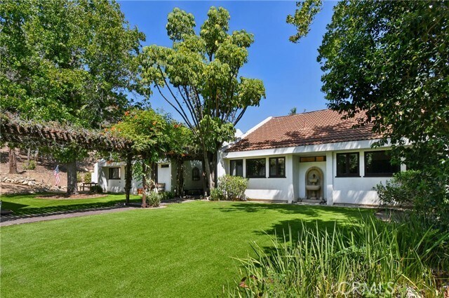 Foto del edificio - 191 Dapplegray Rd