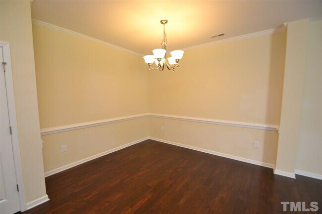 Building Photo - 204 Kylemore Cir