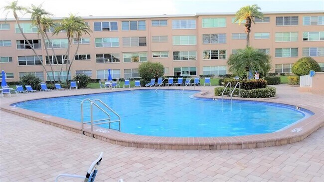Building Photo - 6161 Gulf Winds Dr