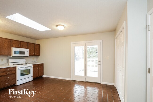 Building Photo - 942 Delray Dr
