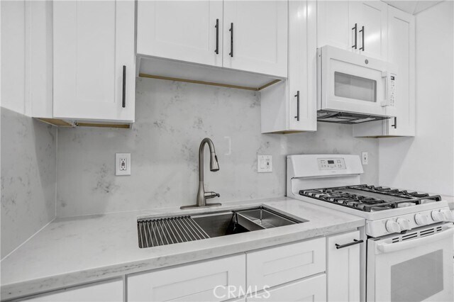 Foto del edificio - 857 S Idyllwild Ave