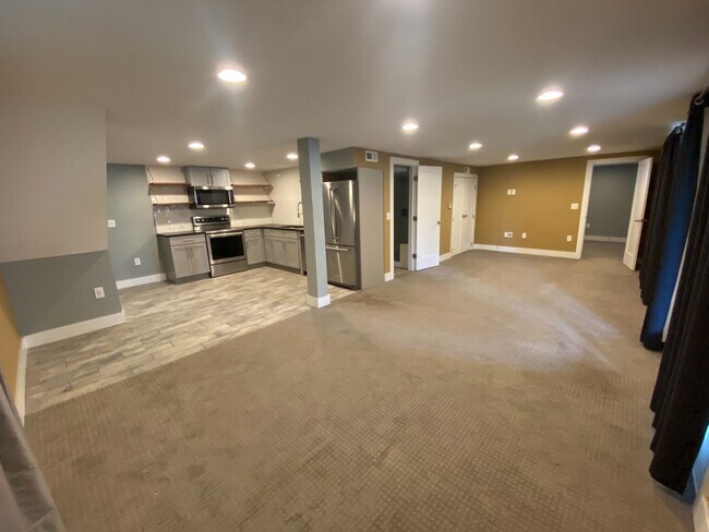 Building Photo - Renovated 1 Bedroom/ 1 Bath Basement Apart...