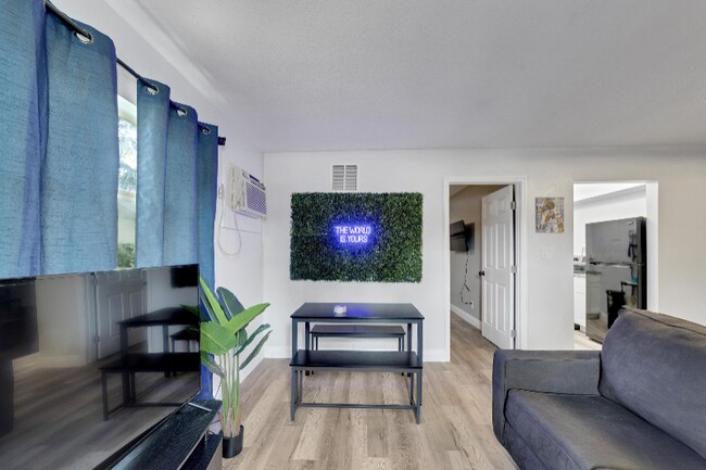 Foto del edificio - 4511 W McElroy Ave