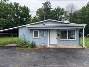 Building Photo - 702 1/2 S West Ave