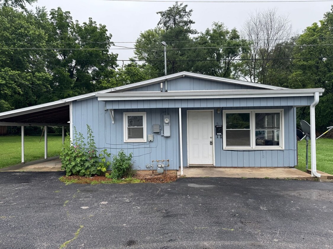 Primary Photo - 2 bedroom | 1 bathroom home PLUS detached ...