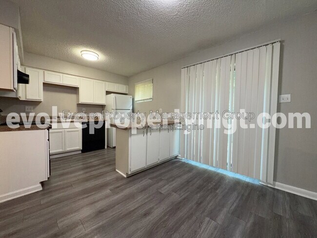Building Photo - 670 Hobbs Dr