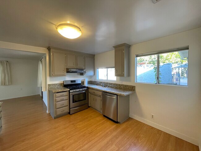 Foto del edificio - 5033 Campo Rd