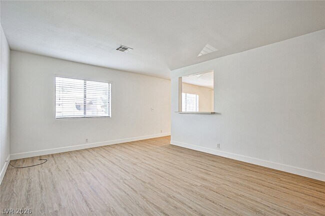 Building Photo - 5091 W Pioneer Ave