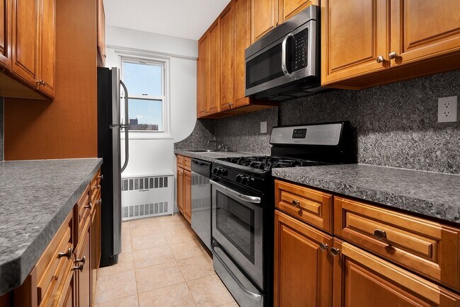 Building Photo - 3000 Ocean Pkwy