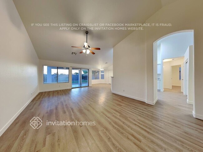 Foto del edificio - 482 N Falcon Dr