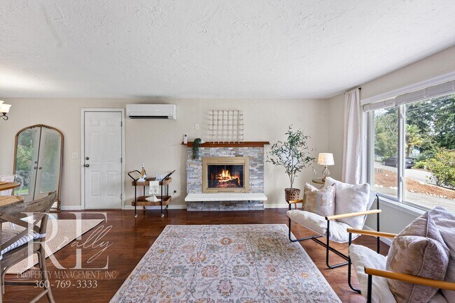 Foto del edificio - Elevated Living in Illahee – Style, Space ...