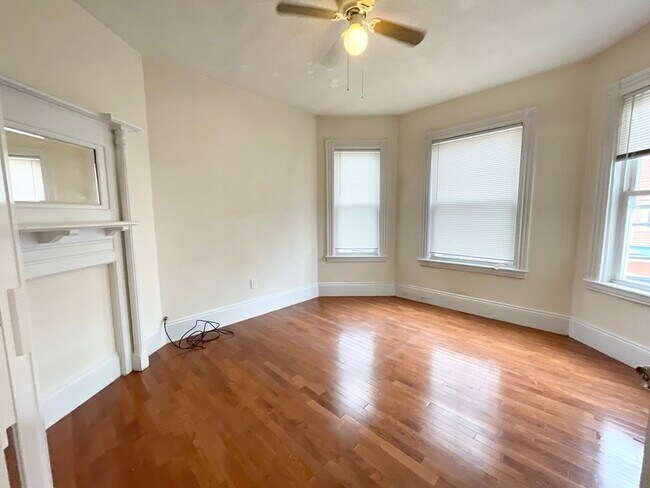 Building Photo - 45 Crescent Ave