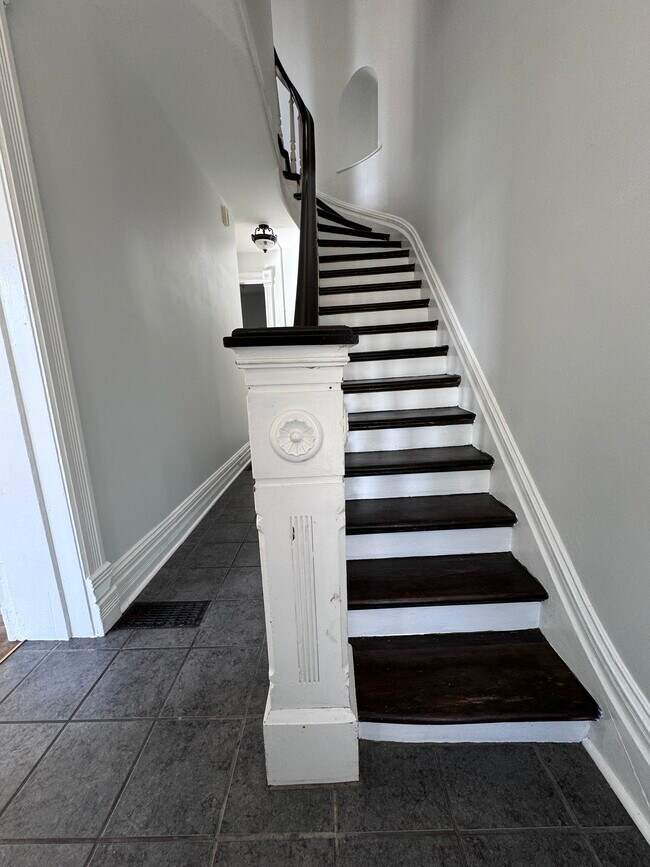 Building Photo - 300 Douglas Ave