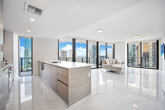 Photo - 1300 S Miami Ave Apartment