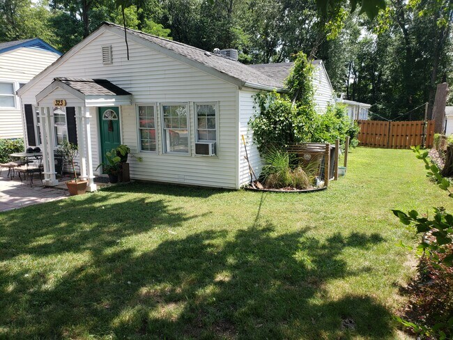 Yard - 323 Howard Ave