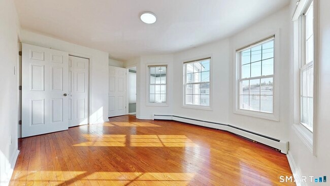 Building Photo - 108 Adams St