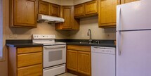 Foto principal - 630 Moses Ln S
