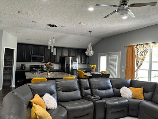 Foto del edificio - 437 Fort Drum Ct