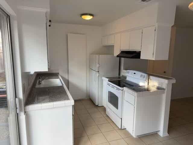 Building Photo - 3409 Dolphin Dr