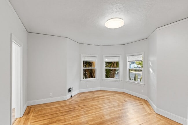 Living room - 3106 Champion St