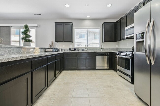 Building Photo - 6958 Stanza Ct