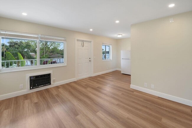 Foto del edificio - 901 N F St