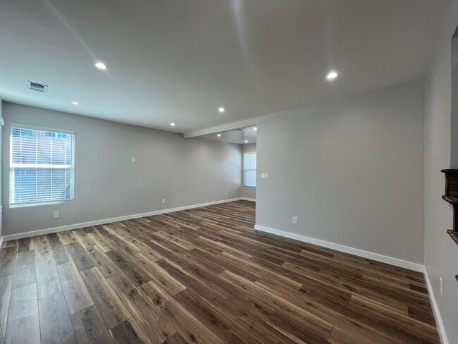 Foto del edificio - 12 Greenwood Ln