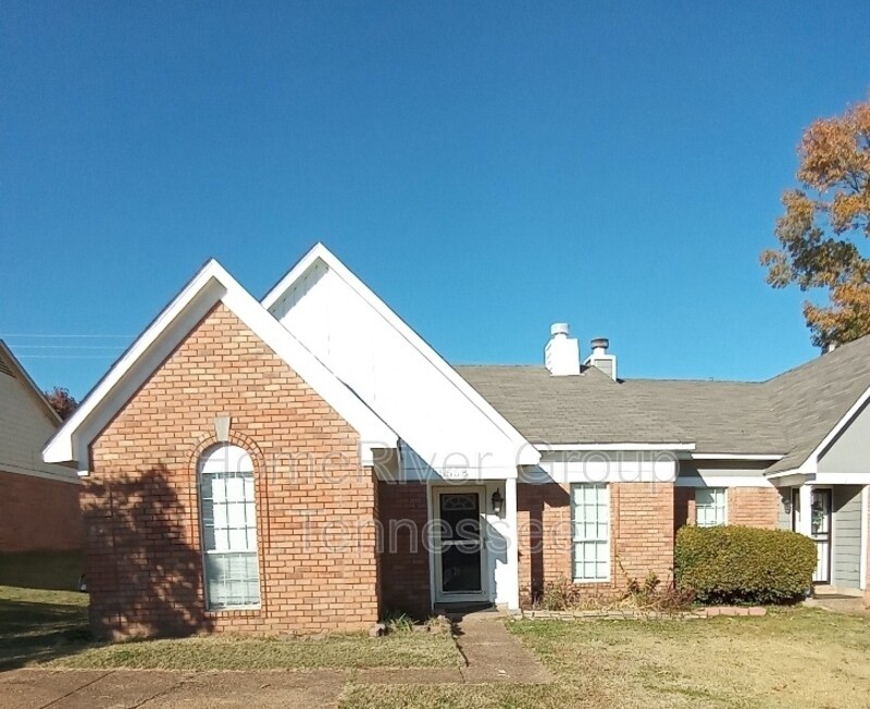 Primary Photo - 5558 Oak Branch Cir N