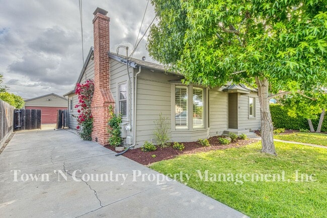 Foto del edificio - Charming 2BR/1BA Home in South Salinas!