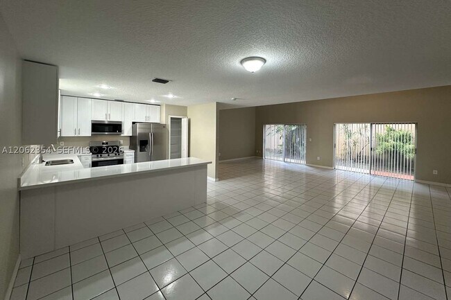 Foto del edificio - 8301 NW 194th Terrace