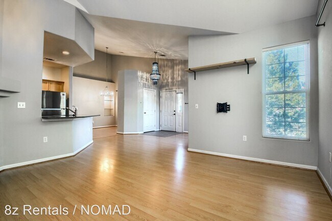 Building Photo - 2 br, 2 bath House - 3992 S Carson St  #203